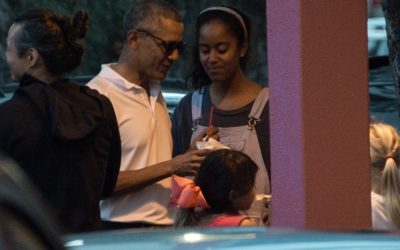 BUZZFEED // THE OBAMAS SUCCESSFULLY BEAT A LIVE ACTION ESCAPE GAME ON VACATION